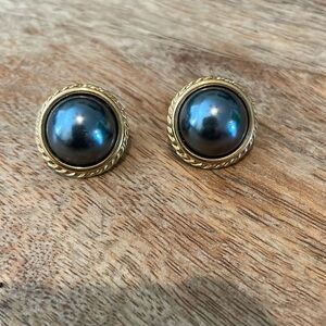 Vintage Signed Clip on Earrings,CAROLEE Faux Black Pearl Retro Gold Tone